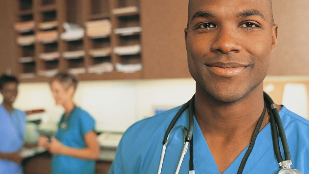 qual e a area da medicina que ganha mais